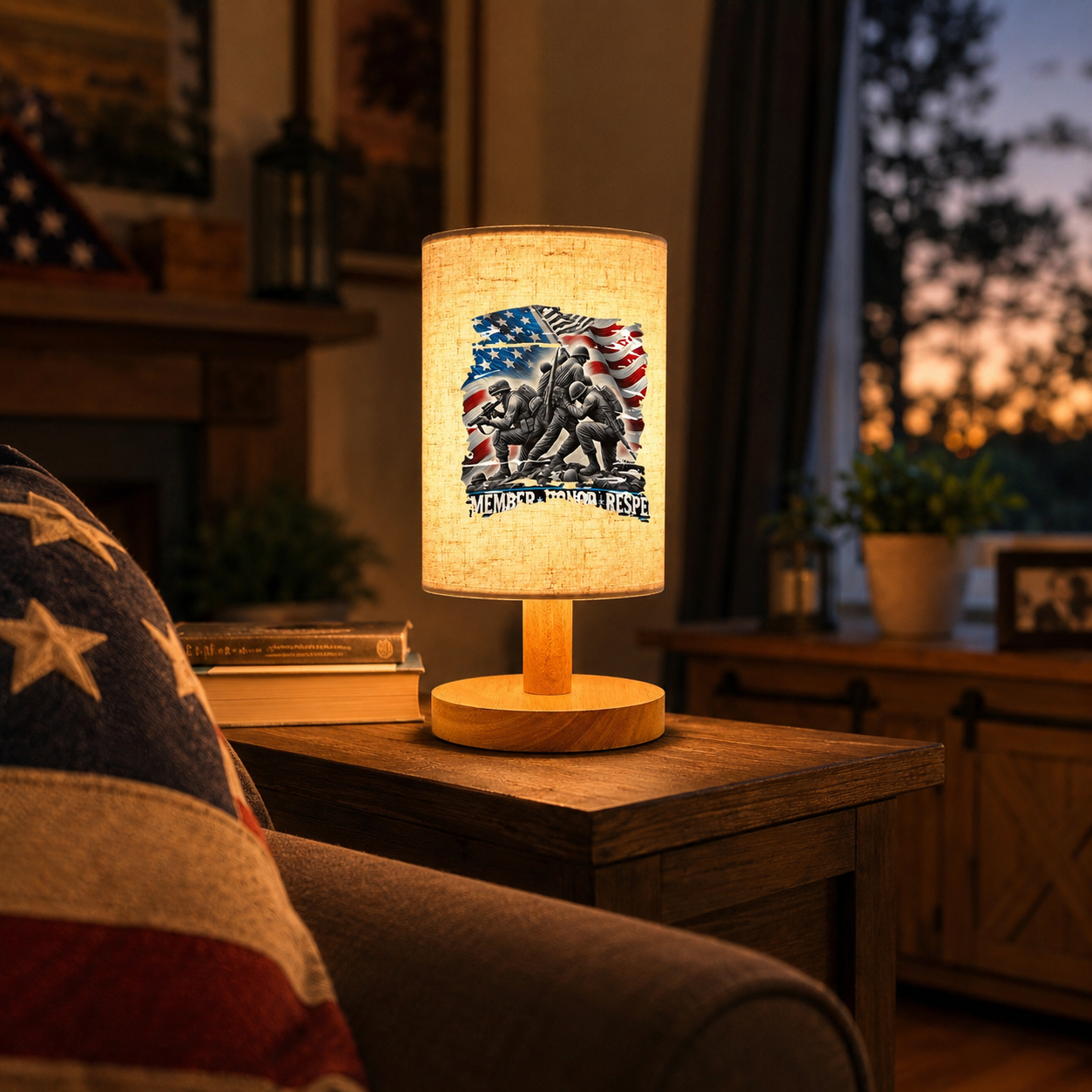 Patriotic Memorial Table Lamp with Warm Glow – USB Powered Independence Day Decor