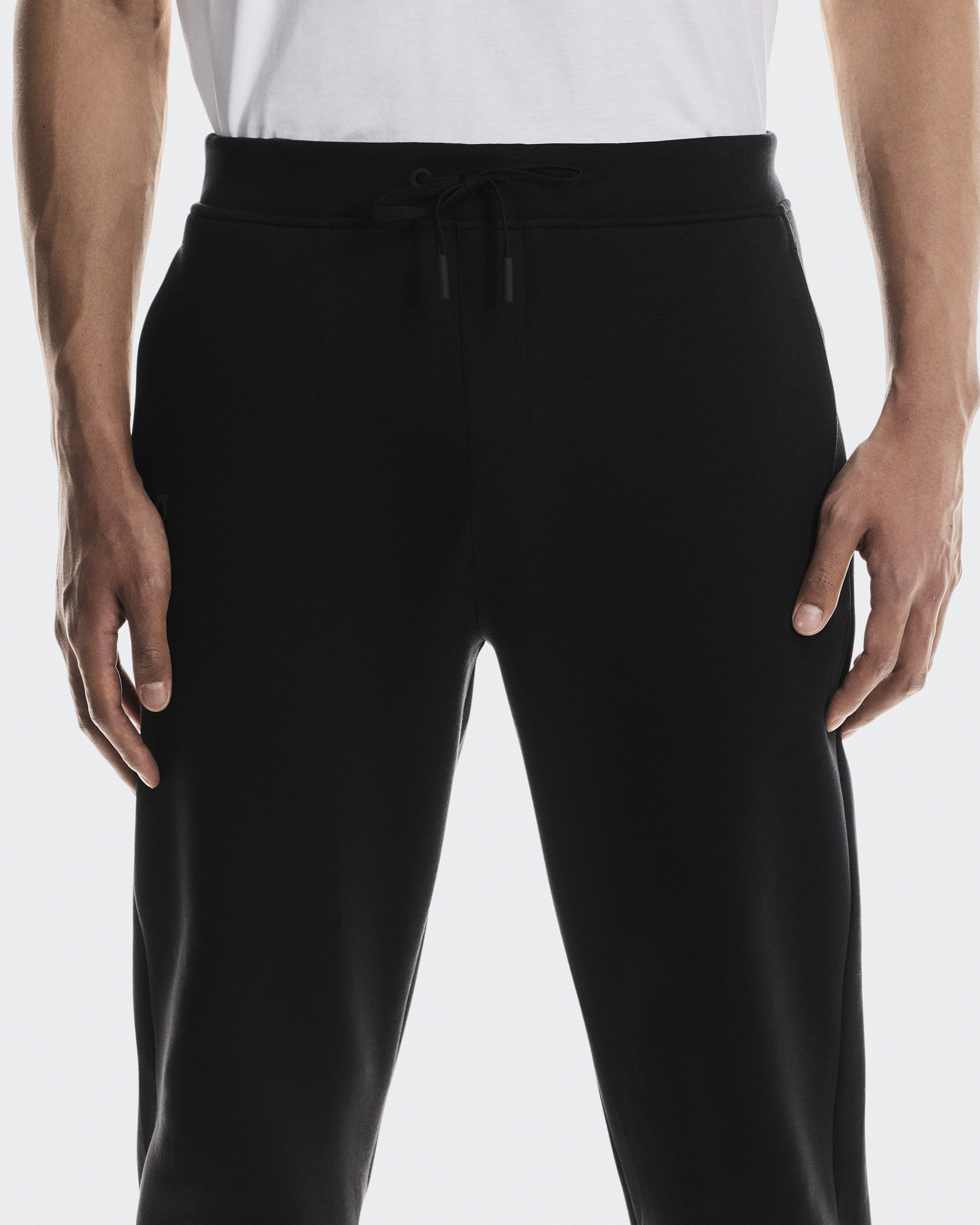 Focus Tech Sweatpants - Black