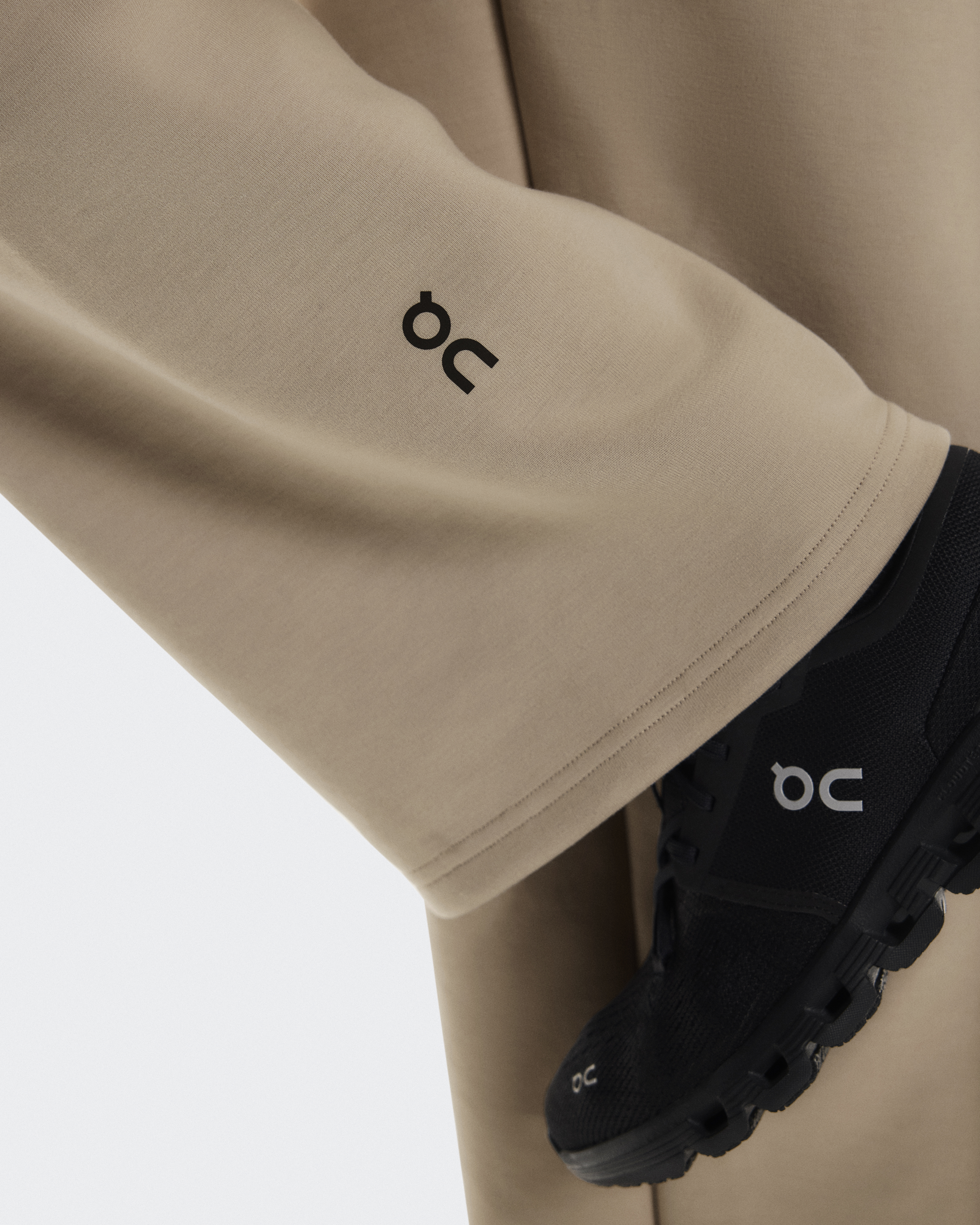 Focus Tech Sweatpants - Desert
