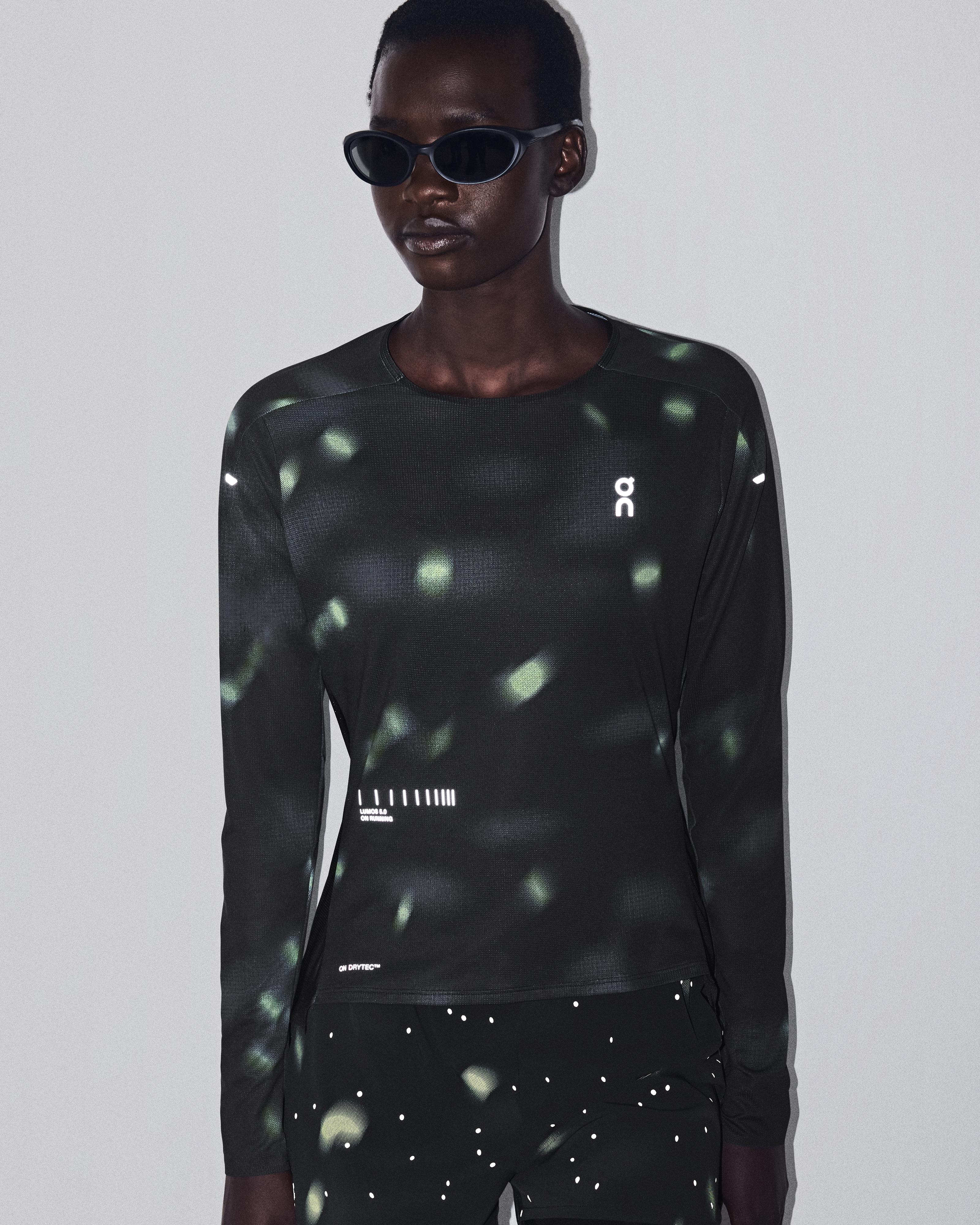 Performance Long-T Lumos - Black