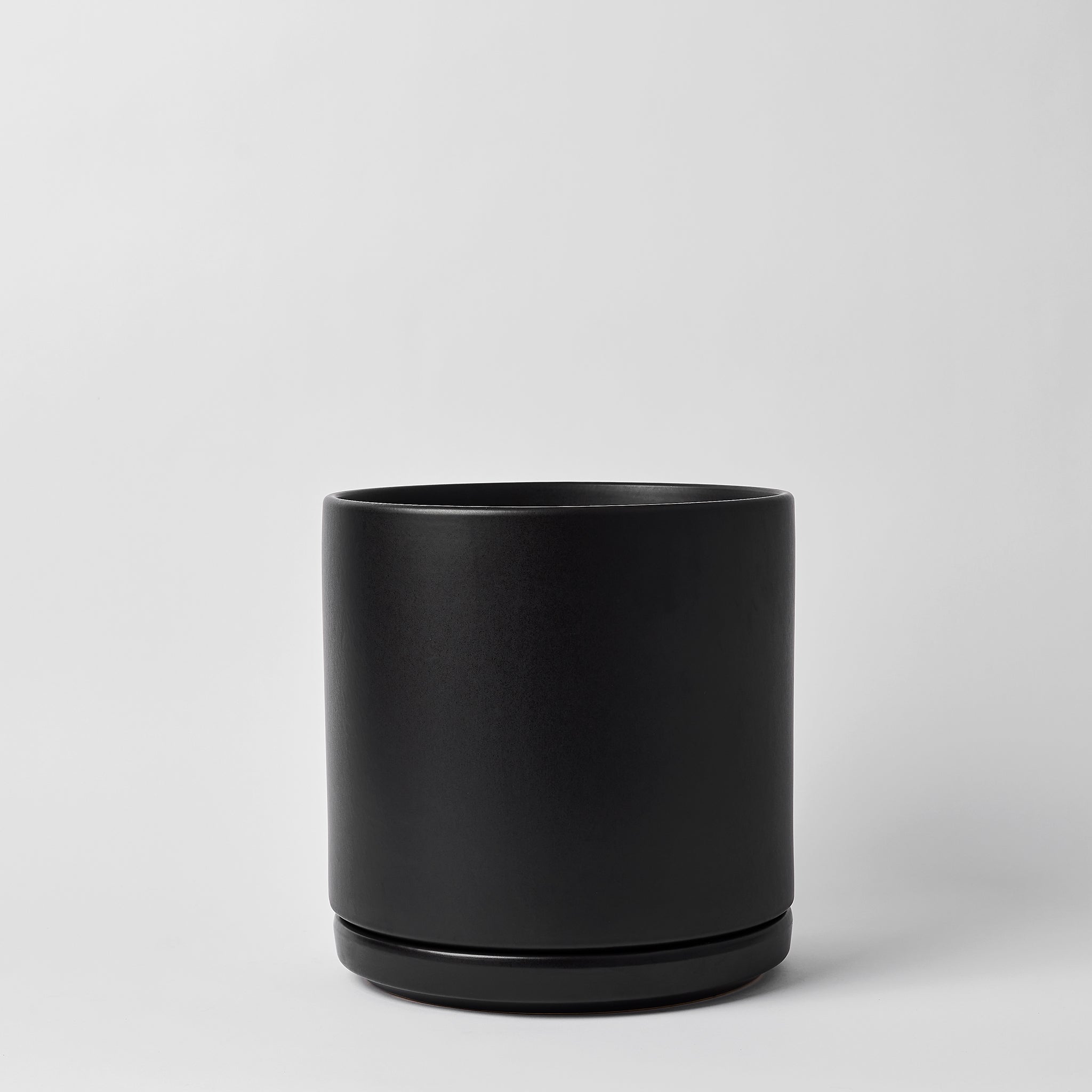 Minimalist Indoor Planter with Saucer