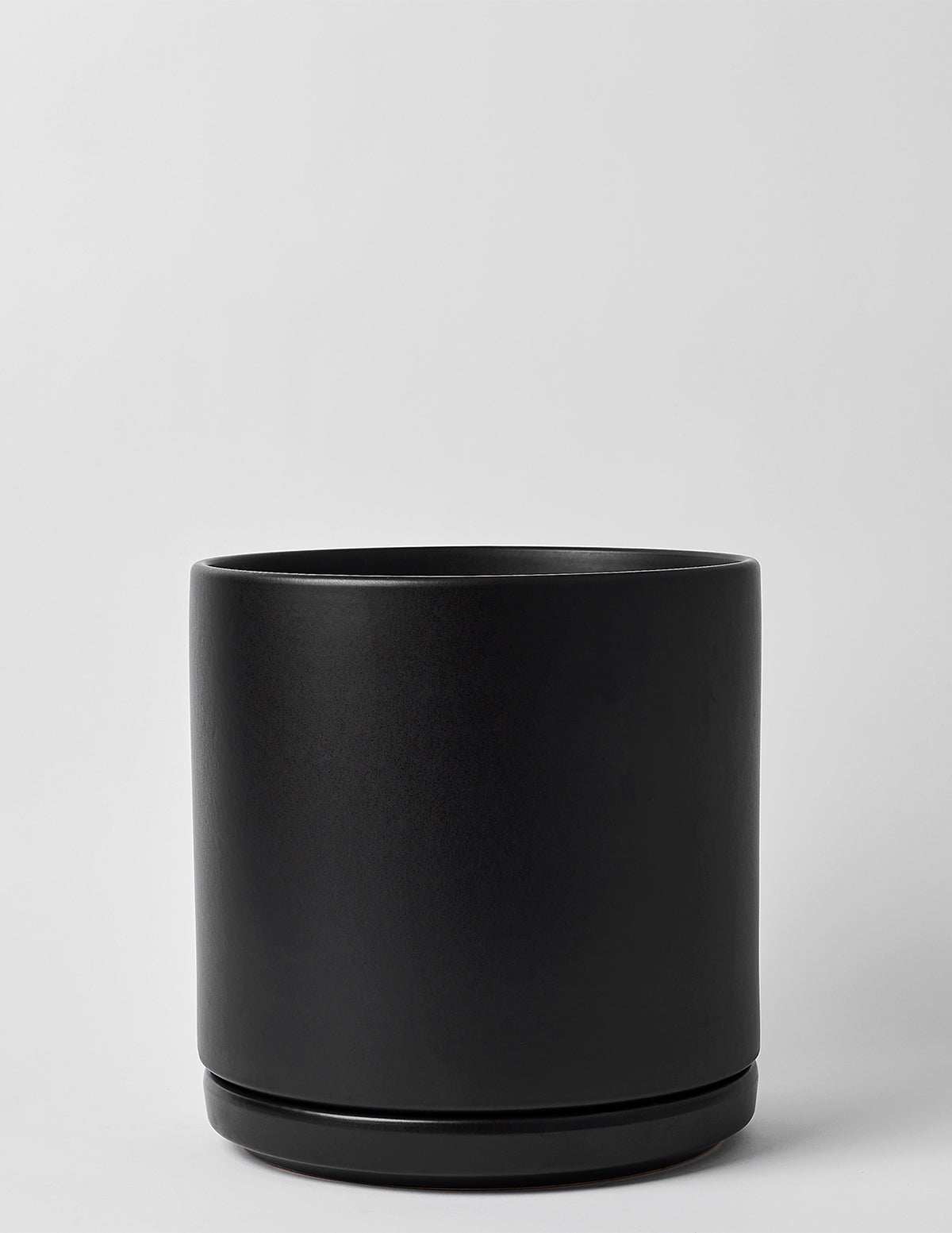 Minimalist Indoor Planter with Saucer