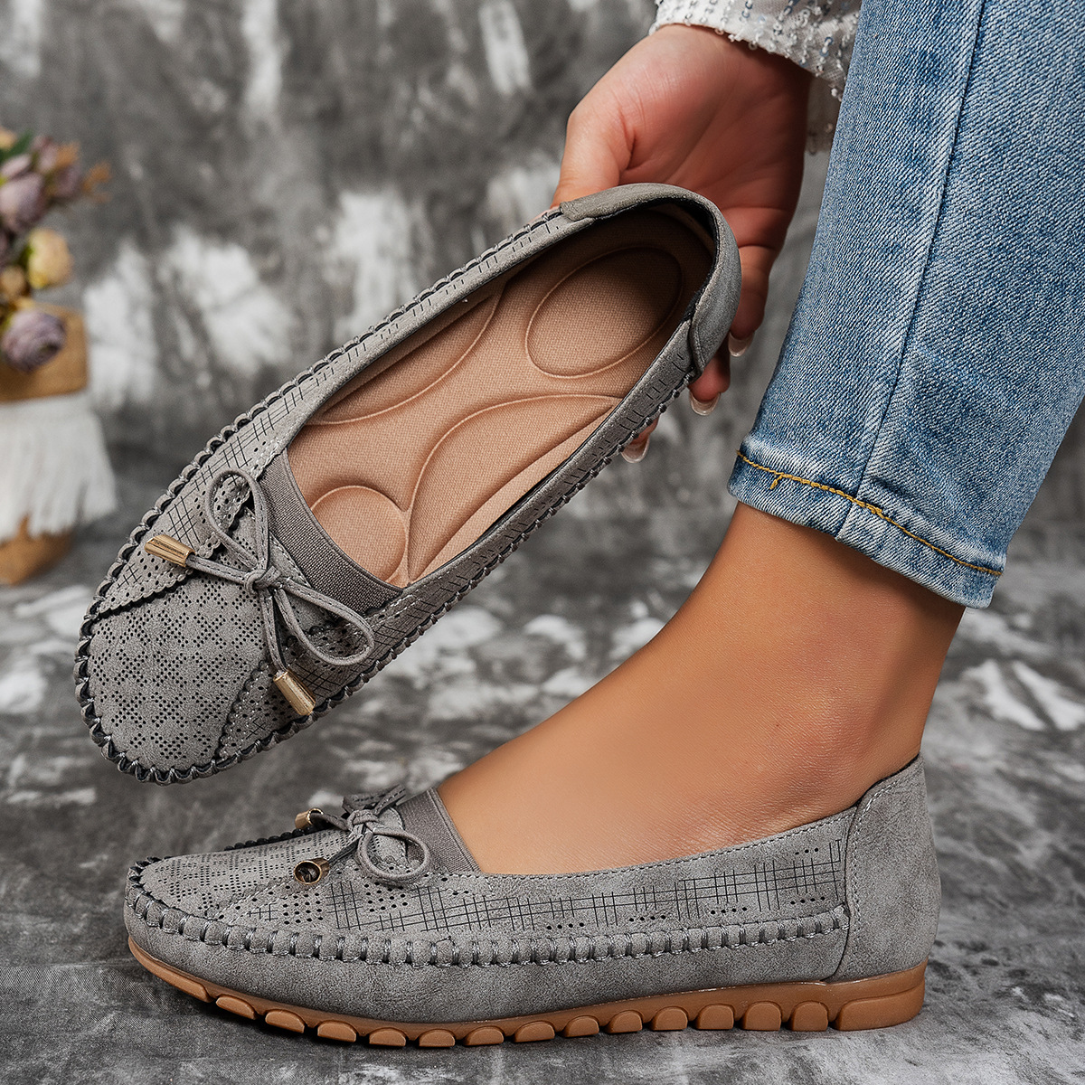 Women's bow-tie flat loafers