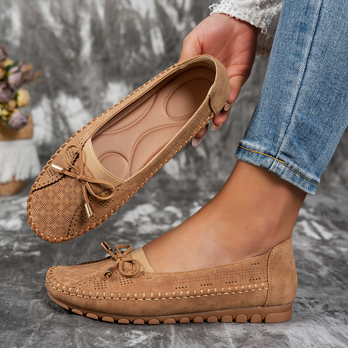 Women's bow-tie flat loafers