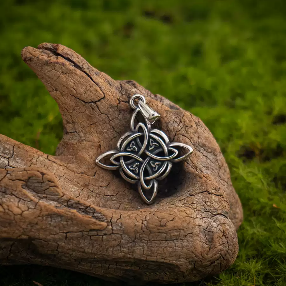 Norse Celtic Witch's Knot Hollow Pendant | Quadruple Triquetra Amulet, 316L Stainless Steel Unisex Protection Necklace