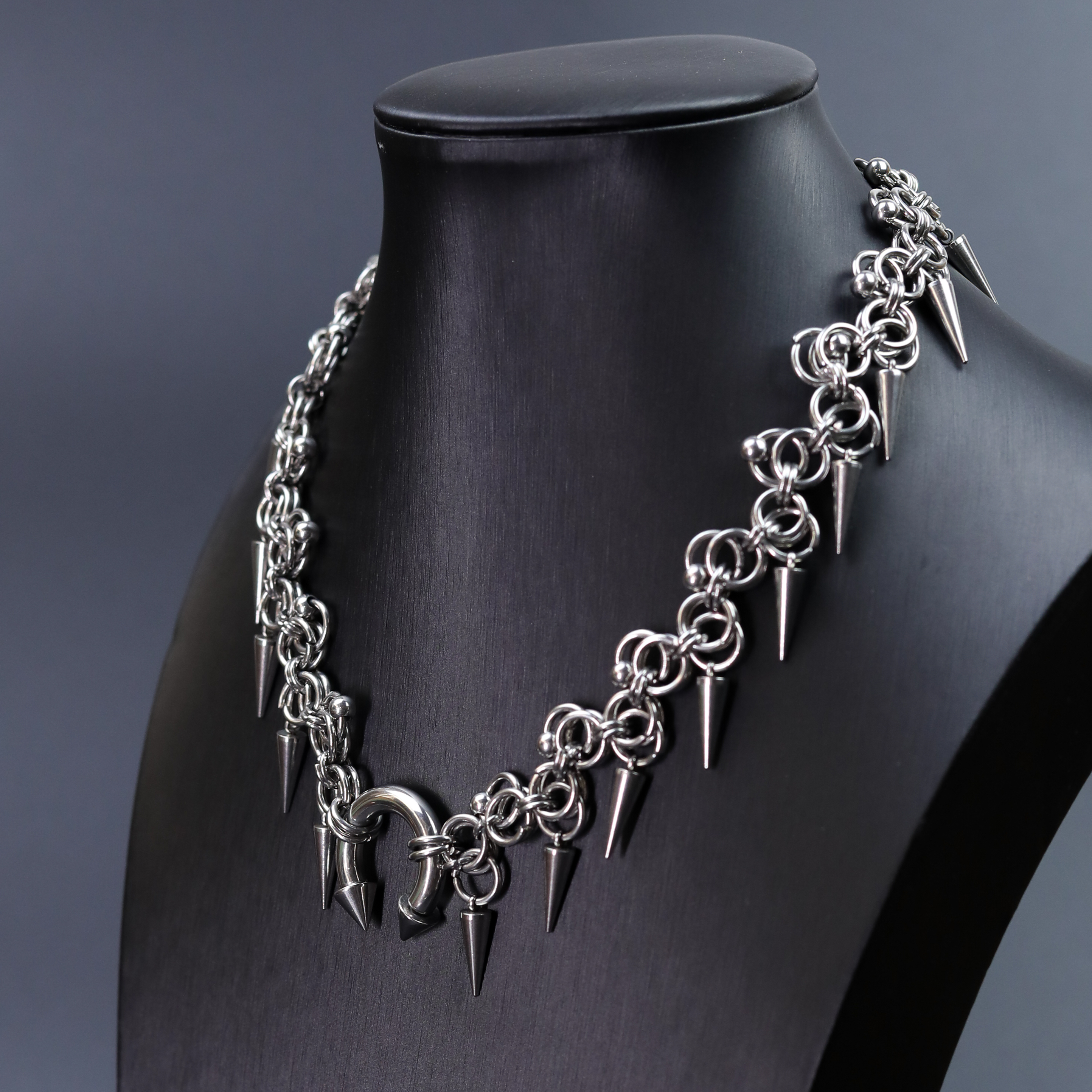 Thorn Horseshoe Necklace NK-04