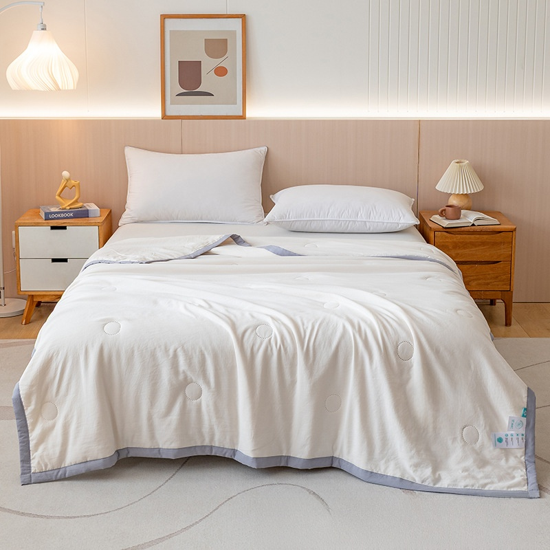 High-end summer quilt for mothers and babies