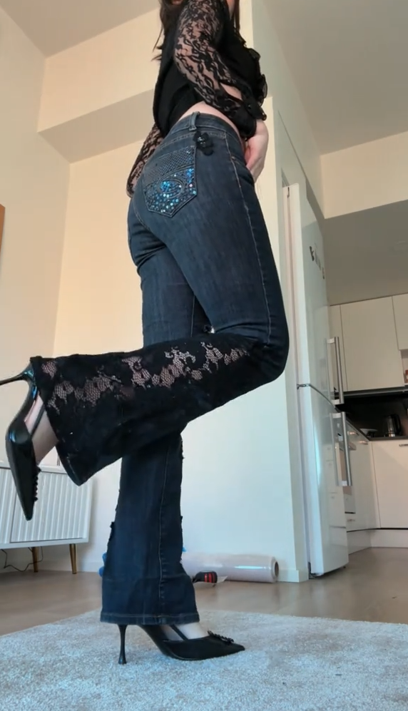 The Flare Lace jeans