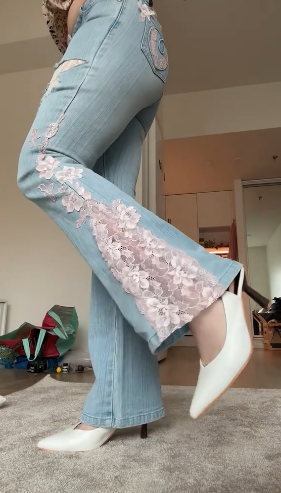 The Flare Lace jeans