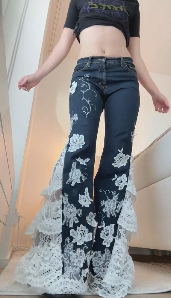 The Flare Lace jeans