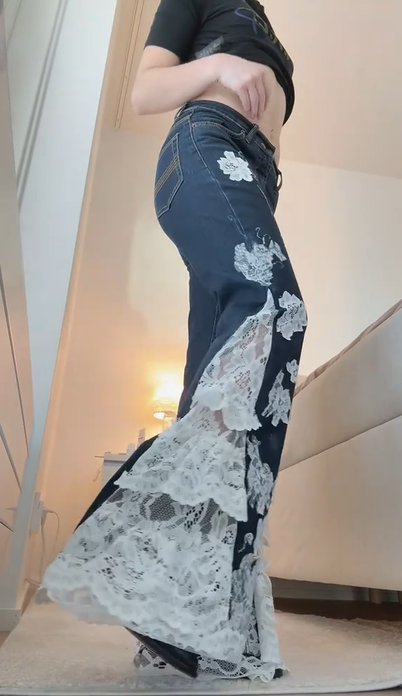The Flare Lace jeans
