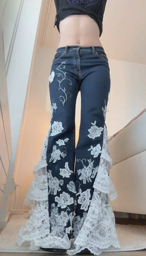 The Flare Lace jeans