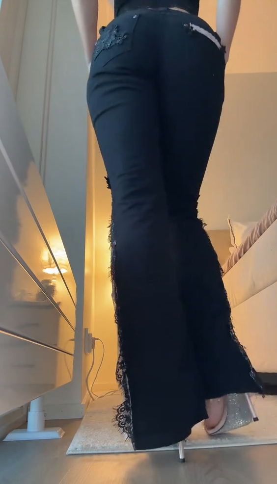 The Flare Lace jeans
