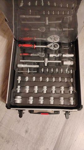 Customer photo for Rolling Mechanics Tool Kit with Aluminum Trolley Case