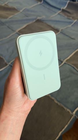 Customer photo for Magnetic 5000mAh Wireless Power Bank BOGO Bundle