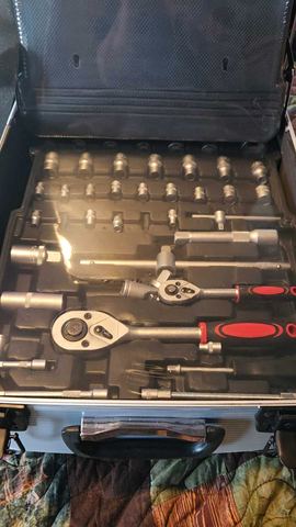 Customer photo for Rolling Mechanics Tool Kit with Aluminum Trolley Case