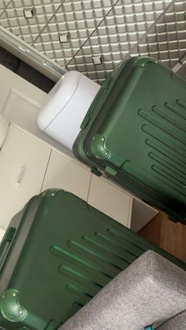 Customer photo for 5-Piece Hardside Luggage Set
