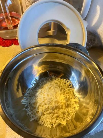 Customer photo for Stainless Steel Mixing Bowl Set with Lids & Graters - 2 Sets
