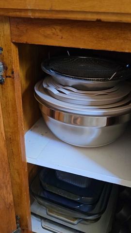 Customer photo for Stainless Steel Mixing Bowl Set with Lids & Graters - 2 Sets