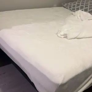 Customer photo for Velvet Plush Flannel 4-Piece Sheet Set Bundle