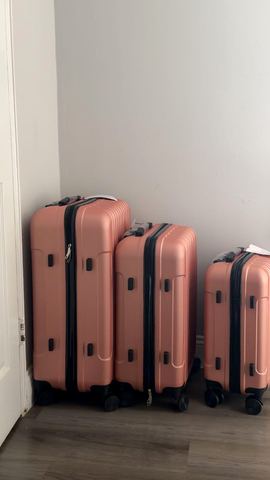 Customer photo for 3-Piece Hardside Luggage Set