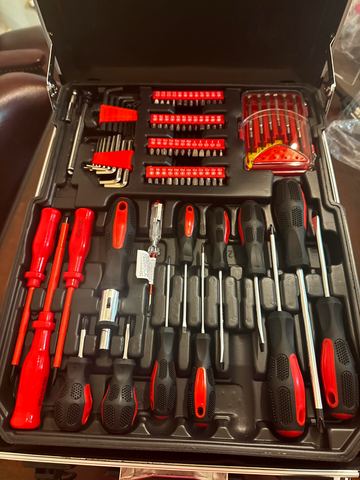 Customer photo for Rolling Mechanics Tool Kit with Aluminum Trolley Case