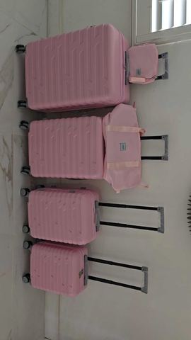 Customer photo for 6-Piece Hardside Luggage Set