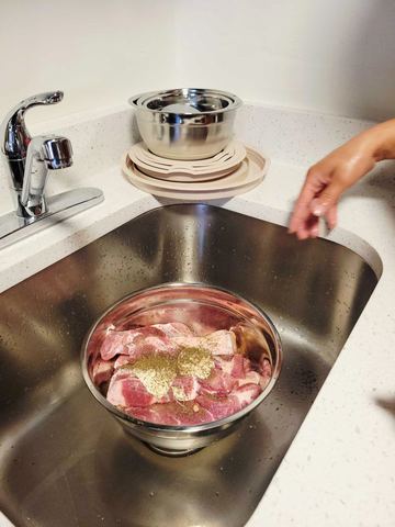 Customer photo for Stainless Steel Mixing Bowl Set with Lids & Graters - 2 Sets