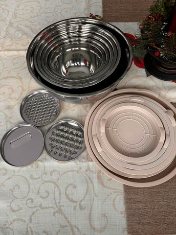 Customer photo for Stainless Steel Mixing Bowl Set with Lids & Graters - 2 Sets