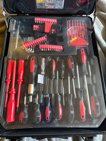 Customer photo for Rolling Mechanics Tool Kit with Aluminum Trolley Case