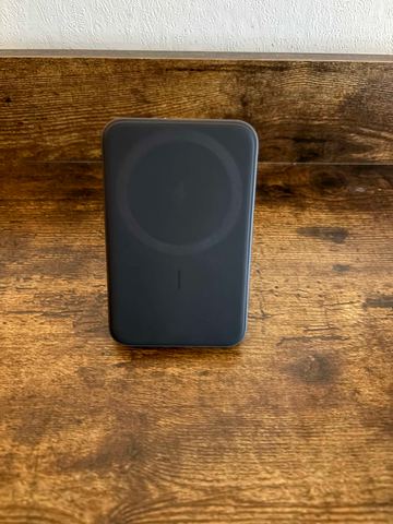 Customer photo for Magnetic 5000mAh Wireless Power Bank BOGO Bundle