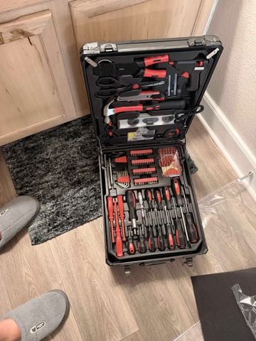 Customer photo for Rolling Mechanics Tool Kit with Aluminum Trolley Case