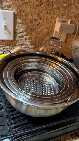 Customer photo for Stainless Steel Mixing Bowl Set with Lids & Graters - 2 Sets