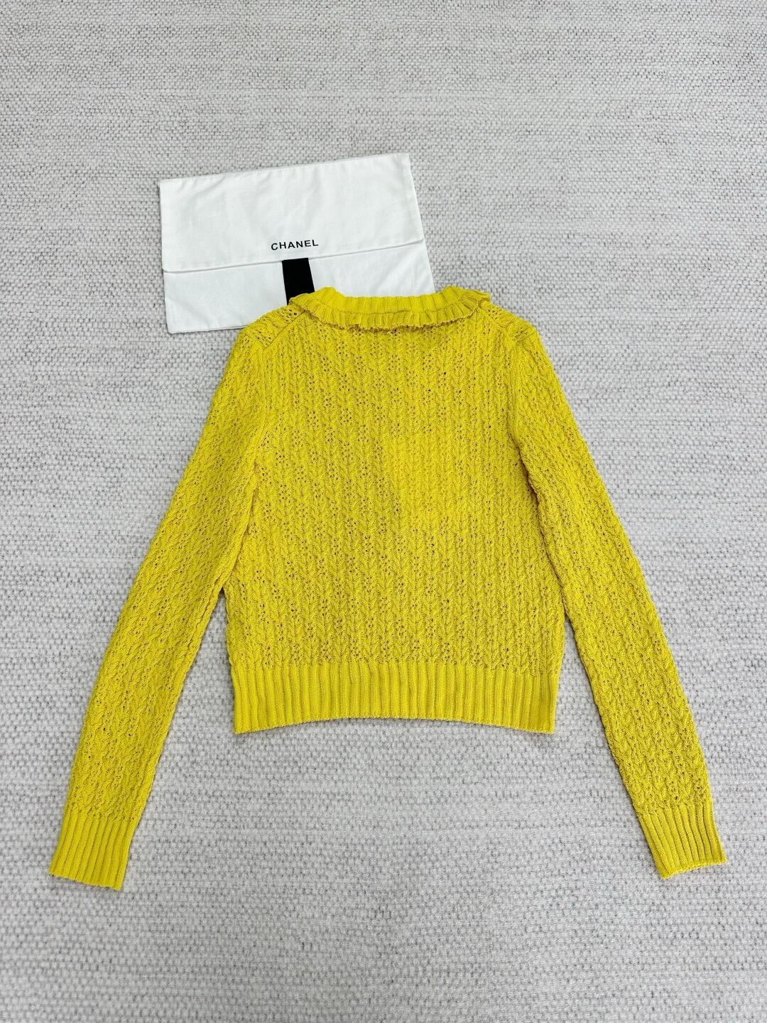 CHNEL Lace Crew Neck Fortune Yellow Knit Sweater