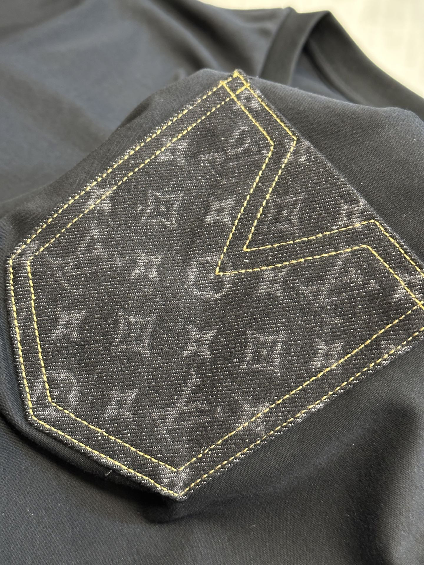 Louis Vuit25SS Jacquard Pocket T-Shirt