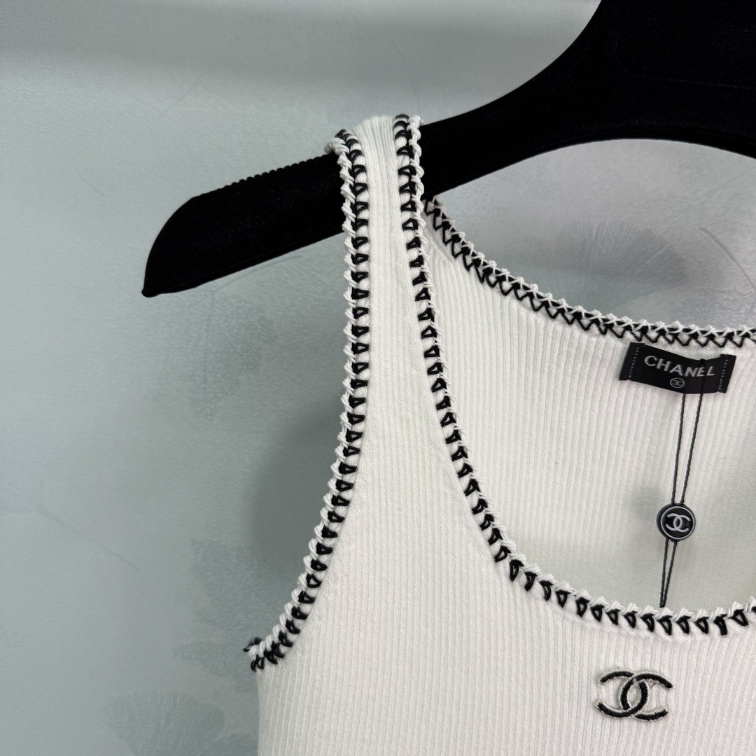 CHANE25SS knitted vest