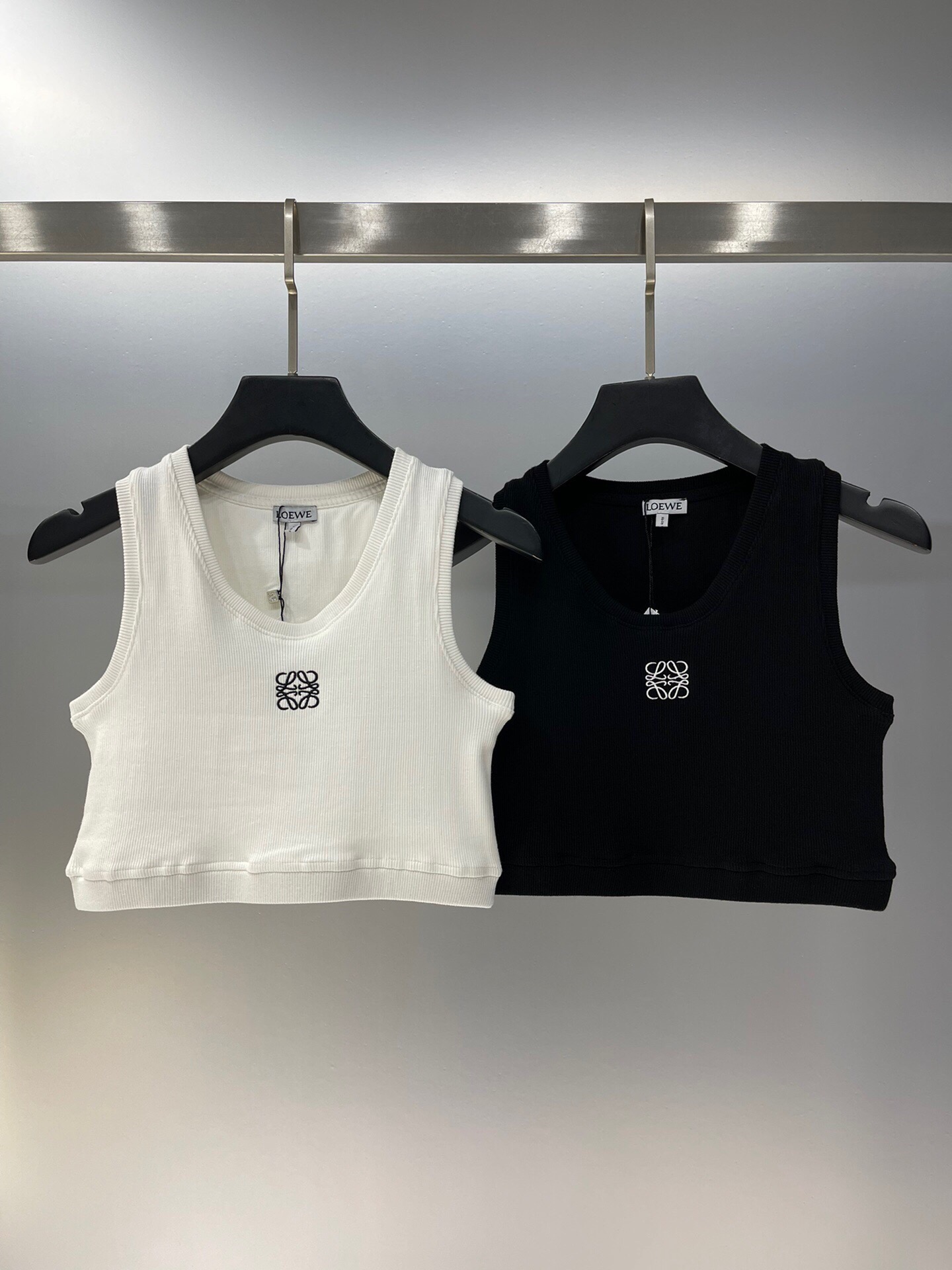 LOE Embroidered Logo Short Vest