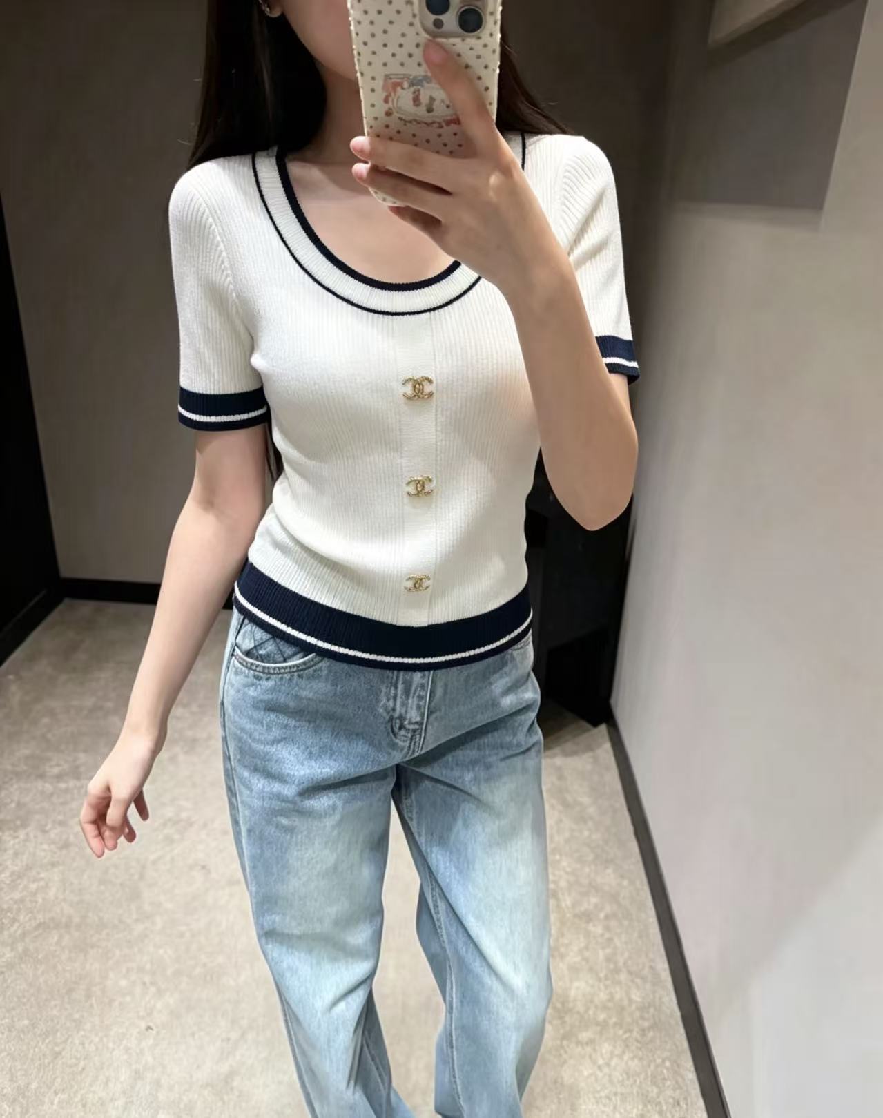 CC style Black and White Color-block Knit Short Sleeve Top