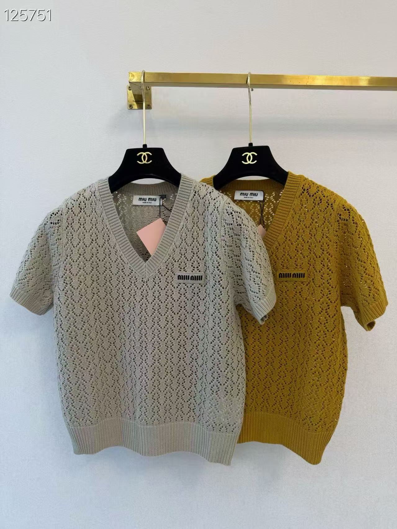MIU V-Neck Open-Knit Short-Sleeve Top