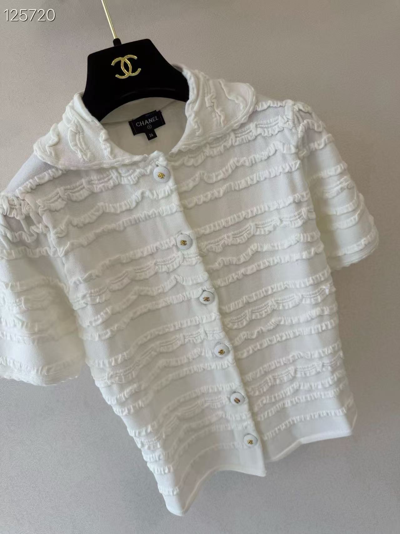 CC Wavy Textured Collar Short-Sleeve Knit Cardigan