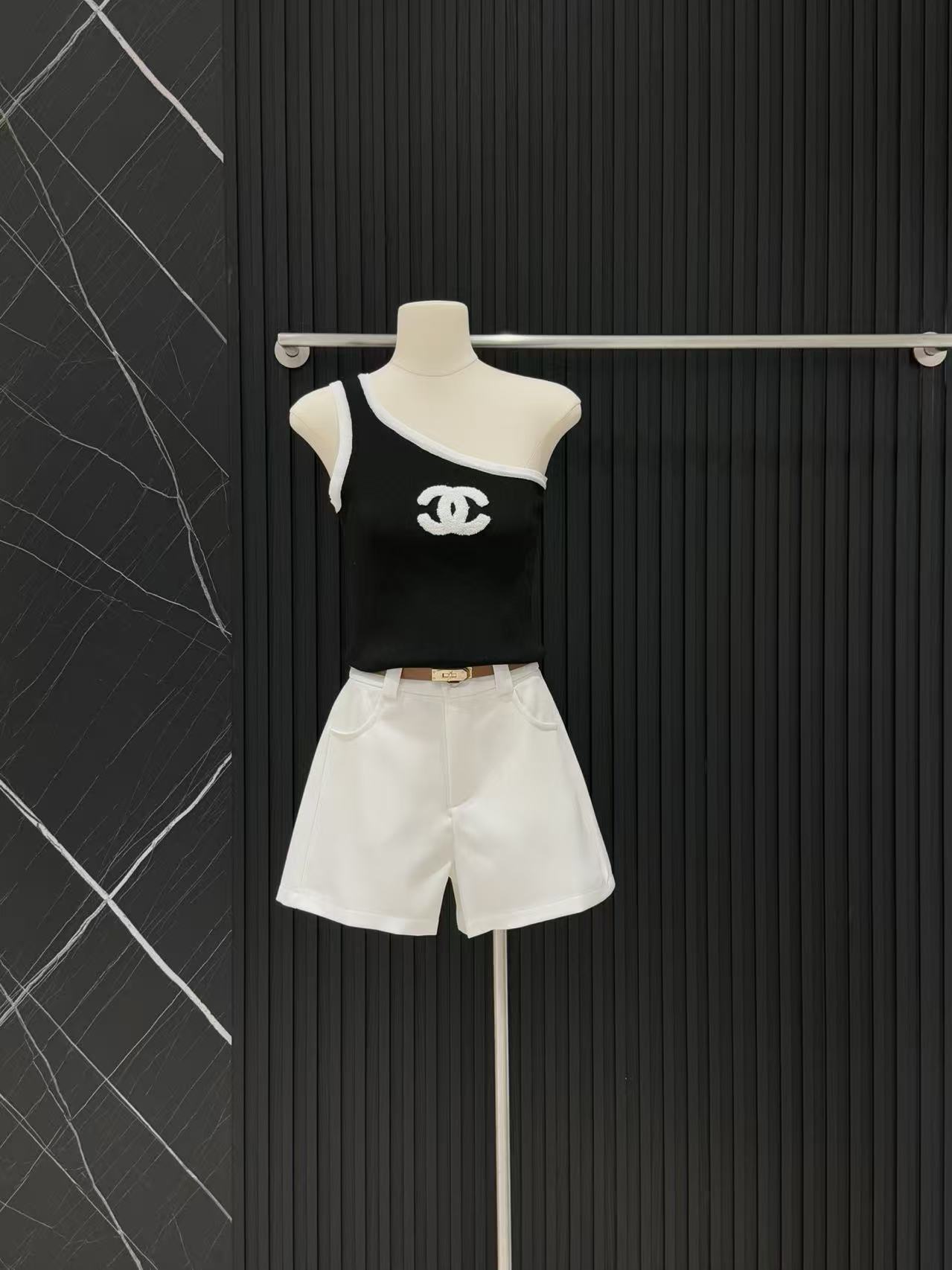 CC Color - Block Asymmetrical Shoulder Double - C Logo Knit Vest