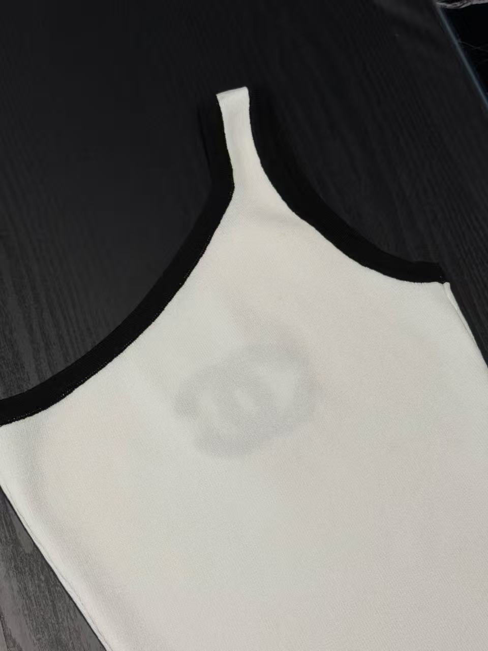 CC Color - Block Asymmetrical Shoulder Double - C Logo Knit Vest