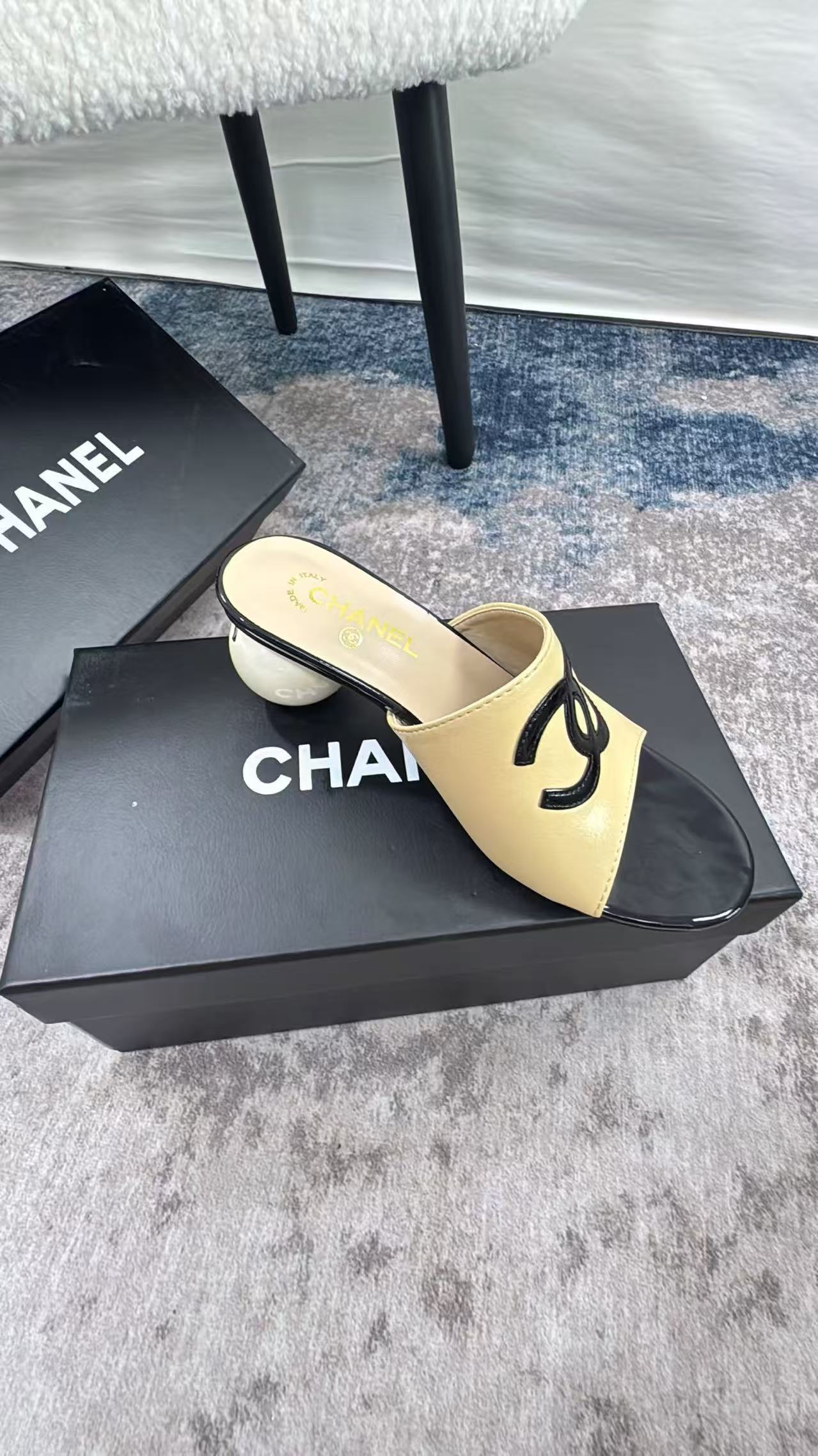 CC Logo Slide Sandals in Cream and Black