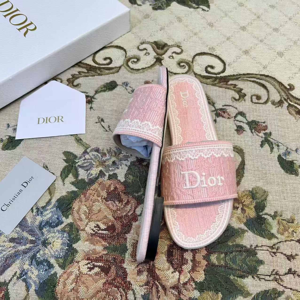 DD Embroidered Logo Slide Sandals