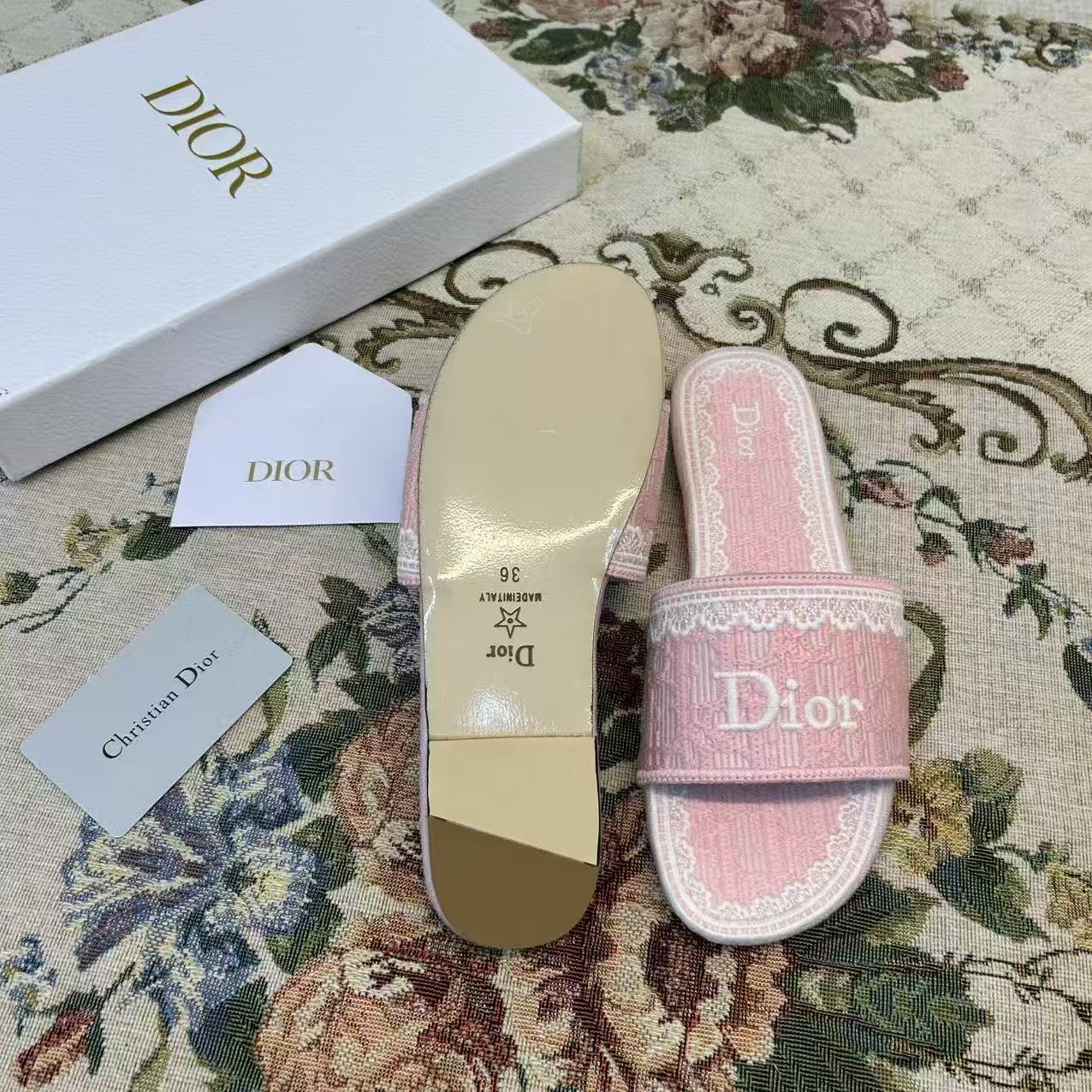 DD Embroidered Logo Slide Sandals
