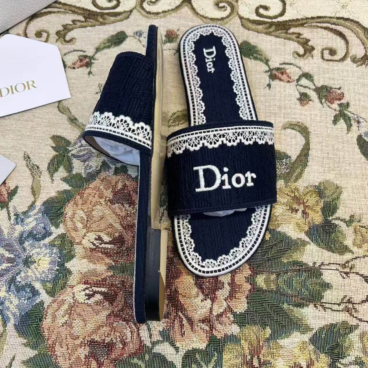 DD Embroidered Logo Slide Sandals