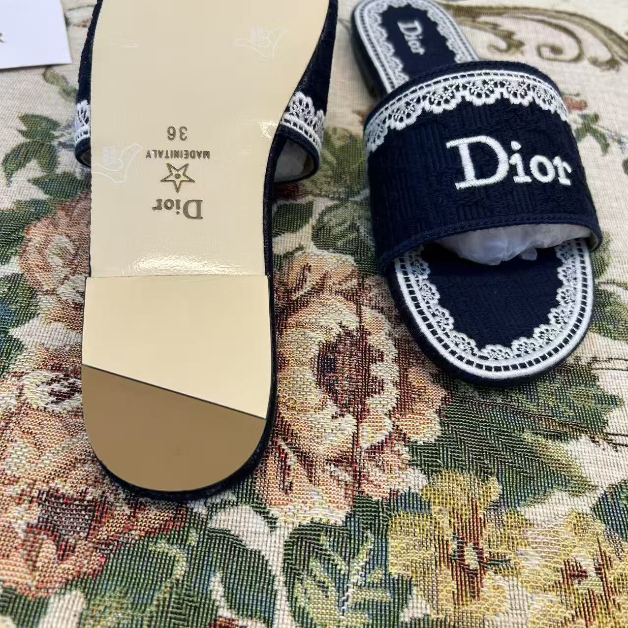 DD Embroidered Logo Slide Sandals