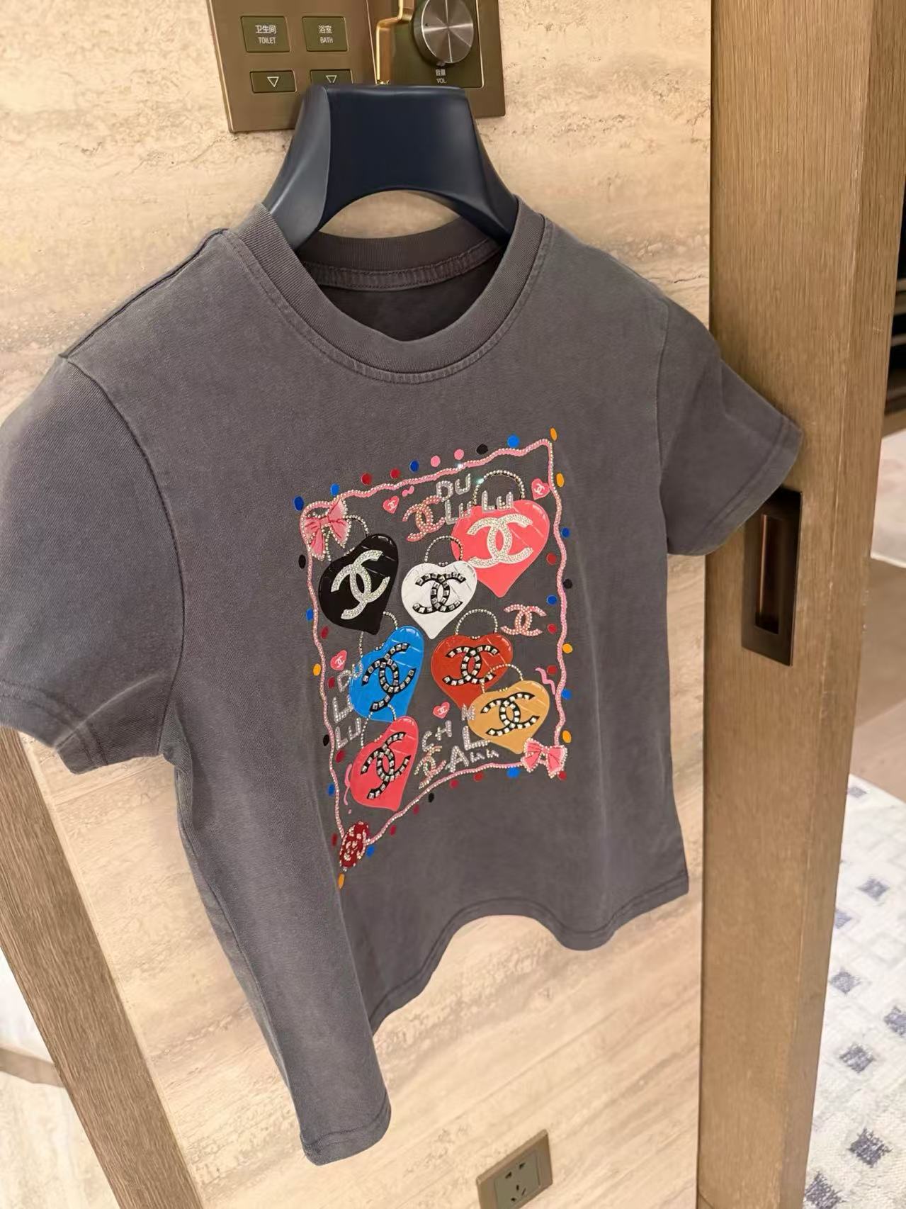 CC Double-C Logo Colorful Heart Short-Sleeve T-Shirt
