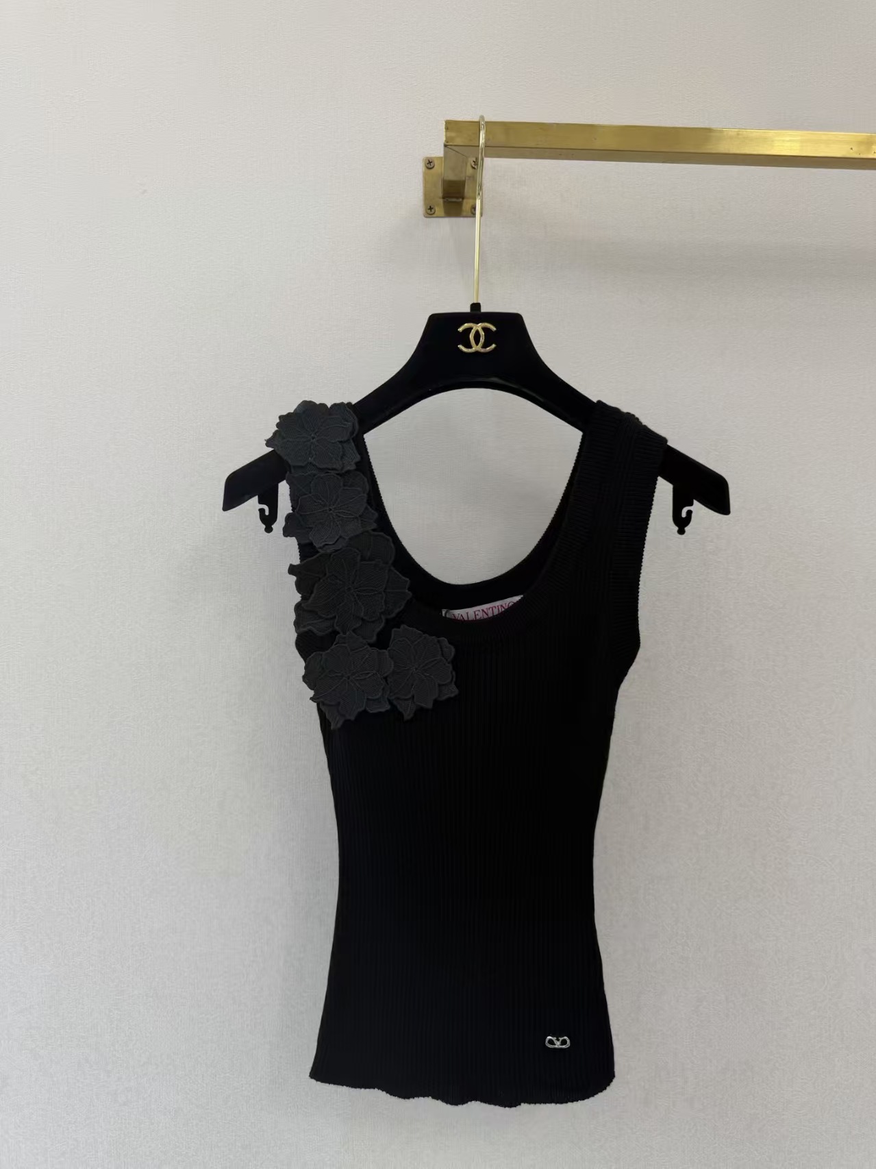 CC 3D Flower Knit Vest