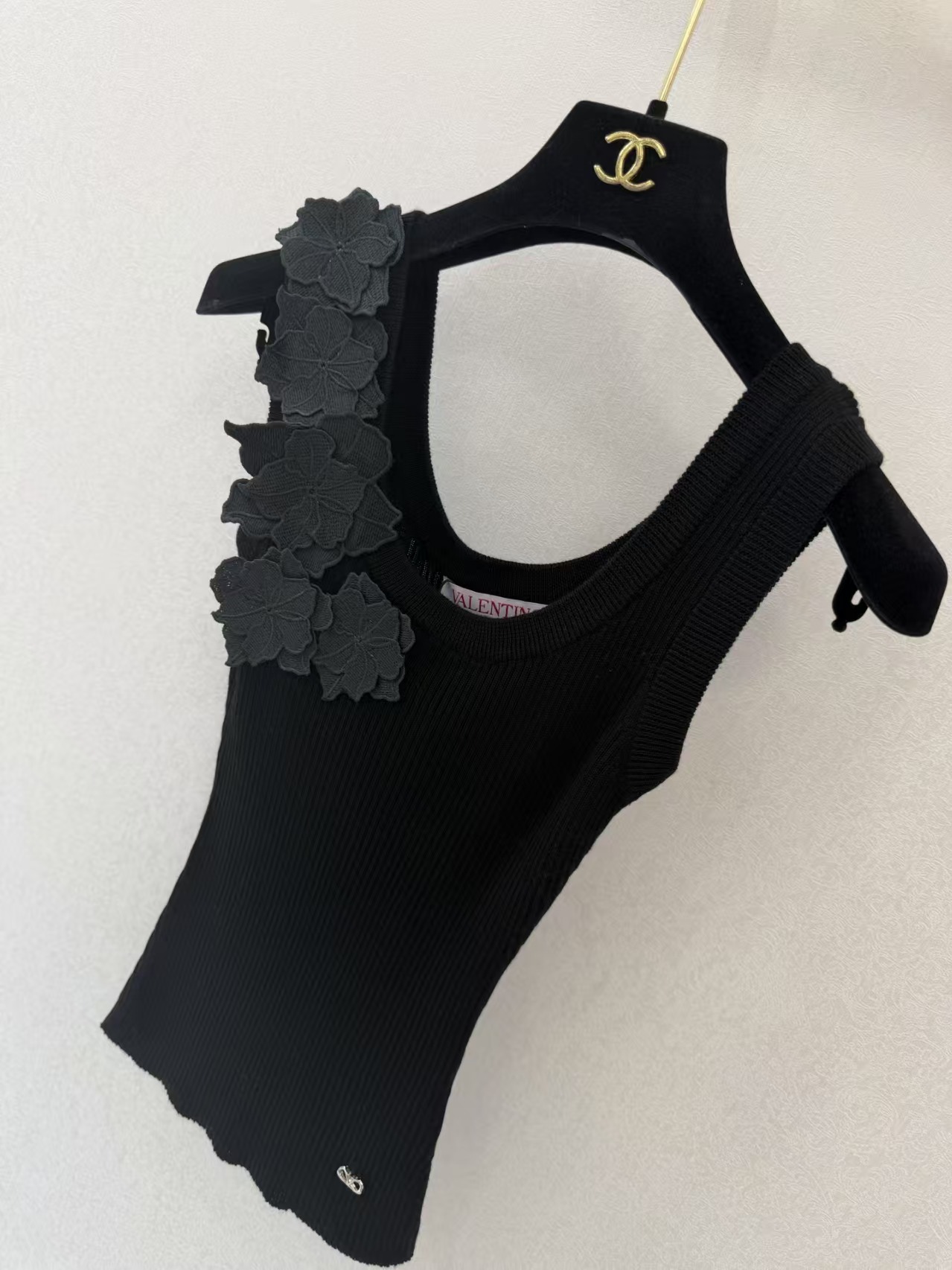 CC 3D Flower Knit Vest